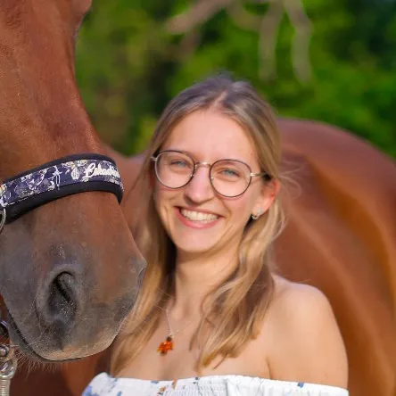 Jasmin Cichos, Tierphysiotherapeutin aus Lippetal Jasmin Cichos - Tierphysiotherapeutin